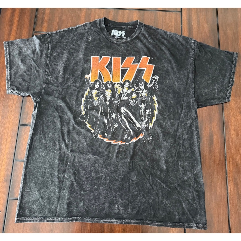 NWOT KISS Band Graphic T-Shirt XXL Mens Black Acid Wash Short Sleeve Rock 2018
